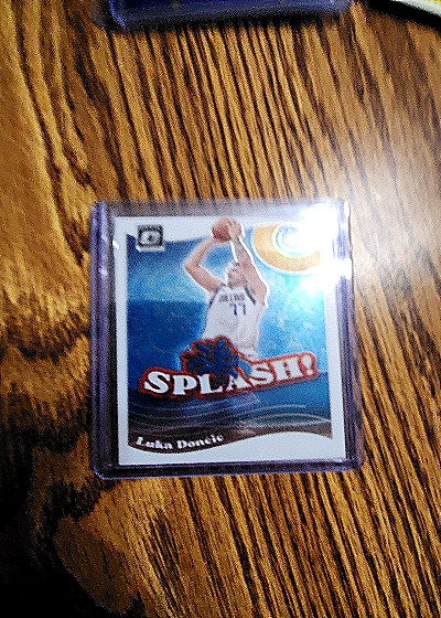 2020 Donruss Optic Splash! Luka Doncic — front