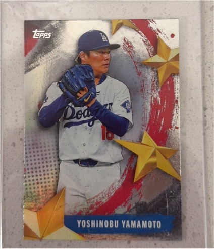 2023 Topps #18 Yoshinobu Yamamoto — front