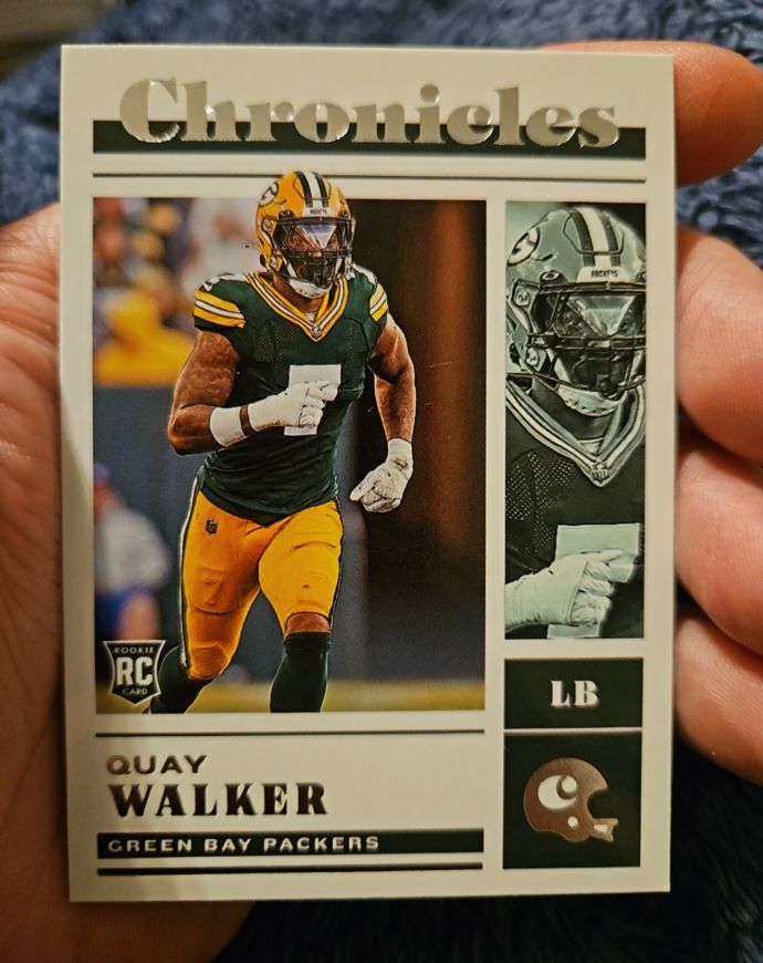 2022 Panini Chronicles Quay Walker Rookie Card — front