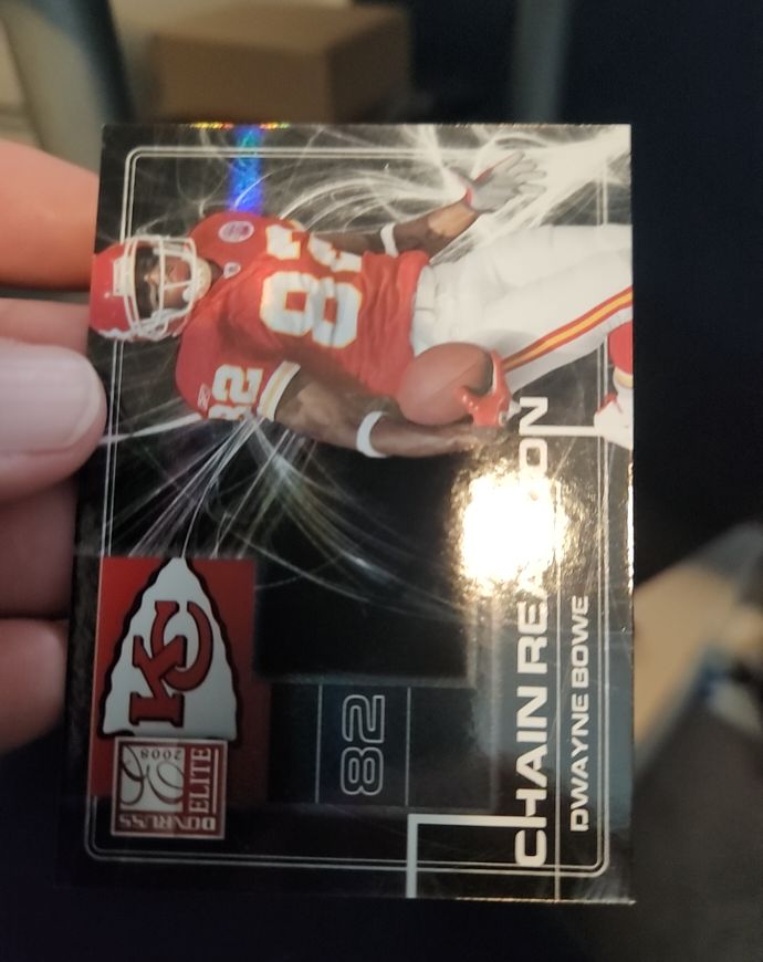 2008 Donruss Elite #82 Dwayne Bowe — front