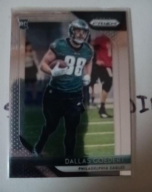 2018 Panini Prizm #299 Dallas Goedert — front