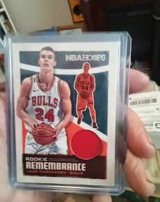 2019-20 Panini NBA Hoops Rookie Remembrance #RR-LMK Lauri Markkanen — front