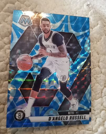 2024-25 Panini Mosaic #179 D'Angelo Russell Reactive Blue Mosaic — front