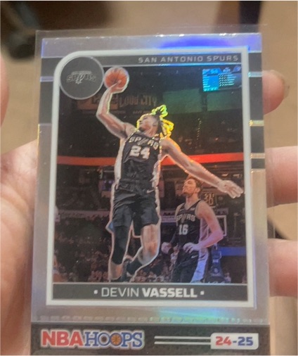 2024-25 Panini NBA Hoops #195 Devin Vassell — front