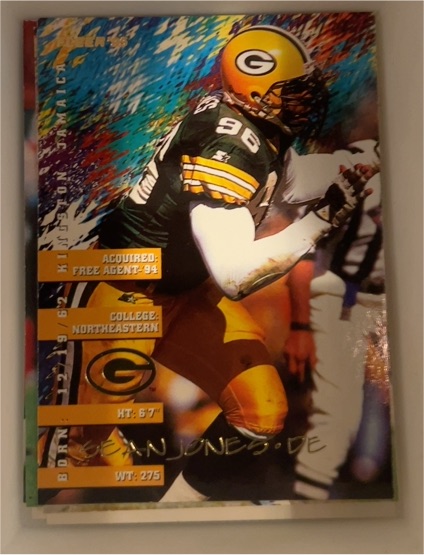 1995 Fleer Football #136 Sean Jones — front