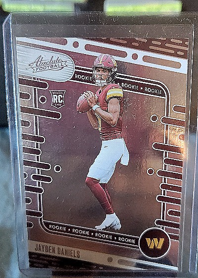 2024 Panini Absolute #102 Jayden Daniels — front