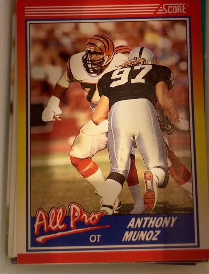 1990 Score #587 Anthony Munoz — front