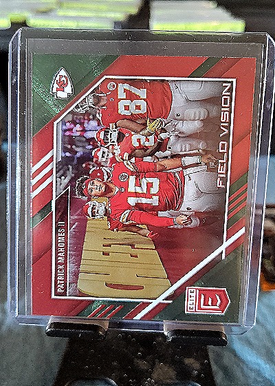 2023 Donruss Elite #FV-5 Patrick Mahomes II Field Vision Green — front