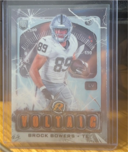 2024 Topps Resurgence #V-7 Brock Bowers Voltaic RC — front