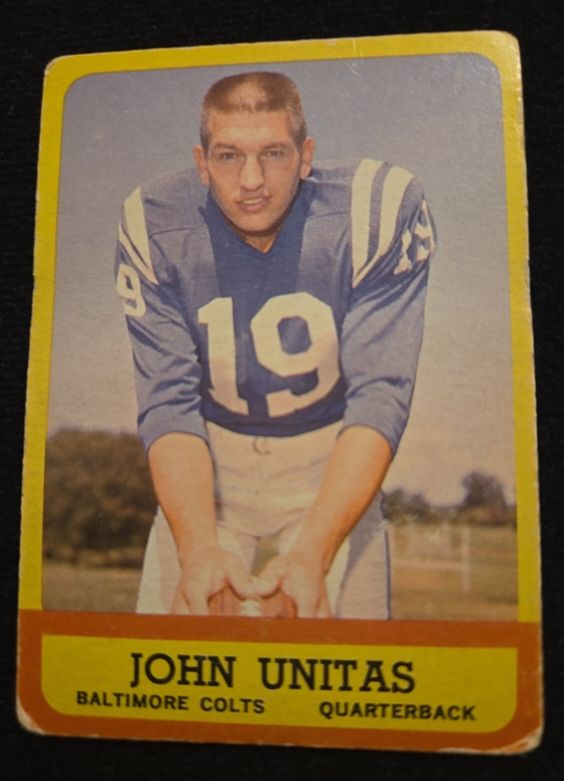 1963 Topps Football #1 Johnny Unitas — front