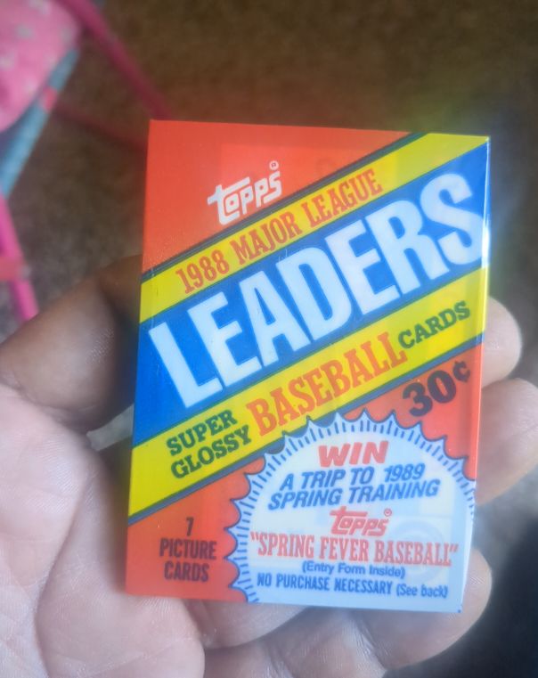 1988 Topps Major League Leaders Super Glossy Baseball Cards Wax Pack — front