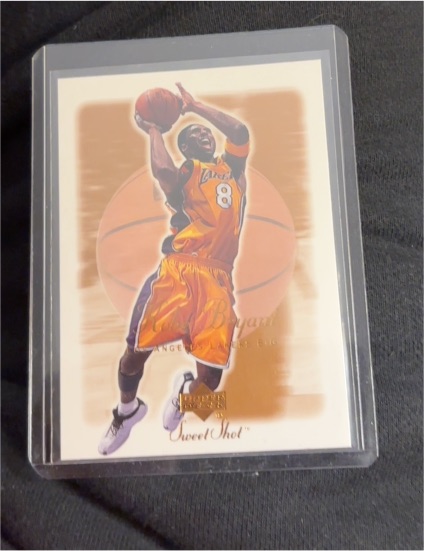 2001 Upper Deck Sweet Shot #38 Kobe Bryant — front