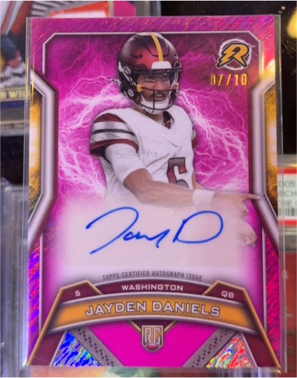 2024 Topps Resurgence Rookie Signatures Jayden Daniels — front