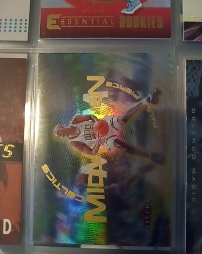 2000 Fleer Mystique Middle Men MM Paul Pierce — front
