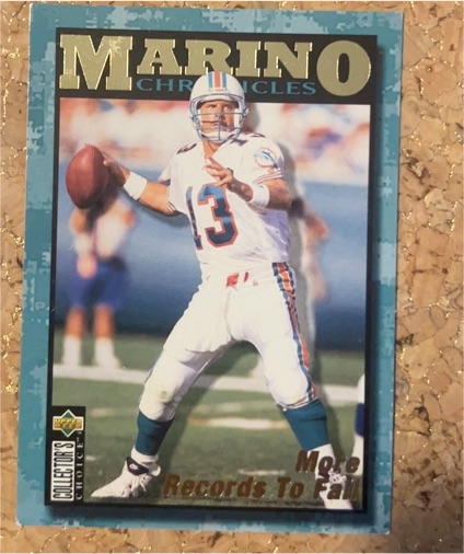 1995 Upper Deck Collector's Choice Marino Chronicles #DM10 Dan Marino — front