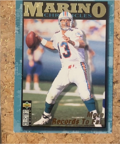 1995 Upper Deck Collector's Choice Marino Chronicles #DM10 Dan Marino — front