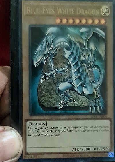 1996 Yu-Gi-Oh! LC01-EN004 Blue-Eyes White Dragon — front