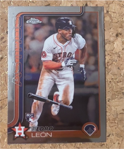 2025 Topps Chrome #97 Pedro León — front