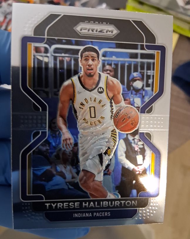 2021-22 Panini Chronicles Prizm #605 Tyrese Haliburton — front