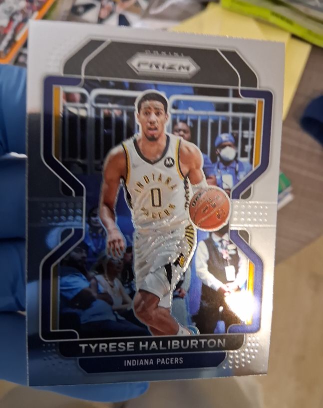 2021-22 Panini Chronicles Prizm #605 Tyrese Haliburton — front
