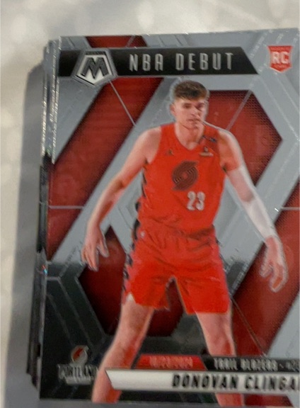 2024-25 Panini Mosaic NBA Debut #261 Donovan Clingan — front