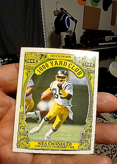1981 Topps #1000 Wes Chandler 1000 Yard Club — front