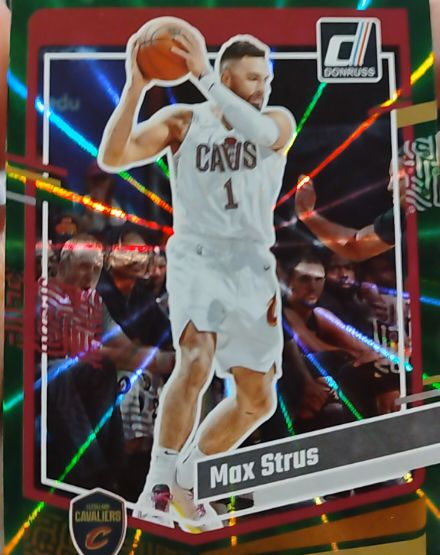 2022 Donruss #121 Max Strus — front