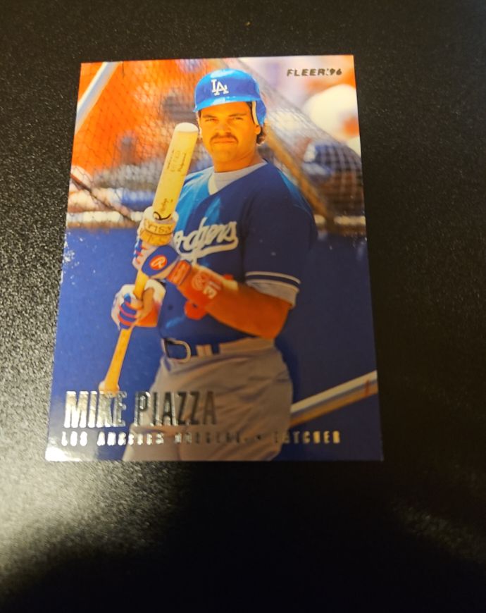 1996 Fleer #96 Mike Piazza — front