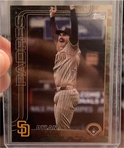 2023 Topps San Diego Padres Dylan Cease — front