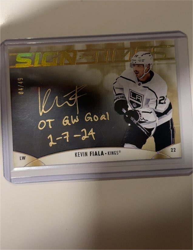 2023 Upper Deck Signatures #22 Kevin Fiala — front
