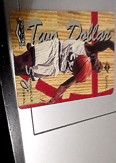 1994 SkyBox Shaquille O'Neal #1 — front