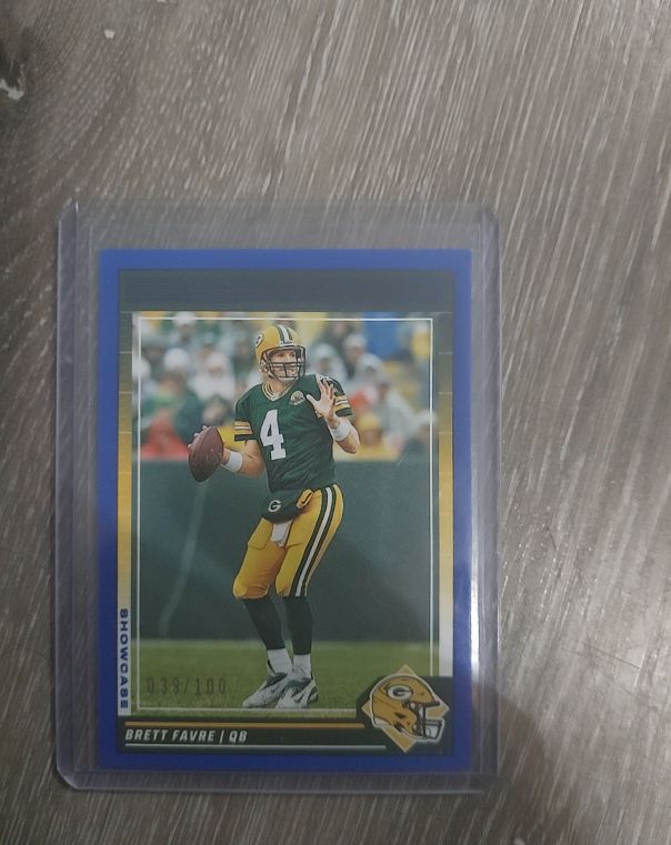 2024 Panini Score Blue Showcase #107 Brett Favre — front