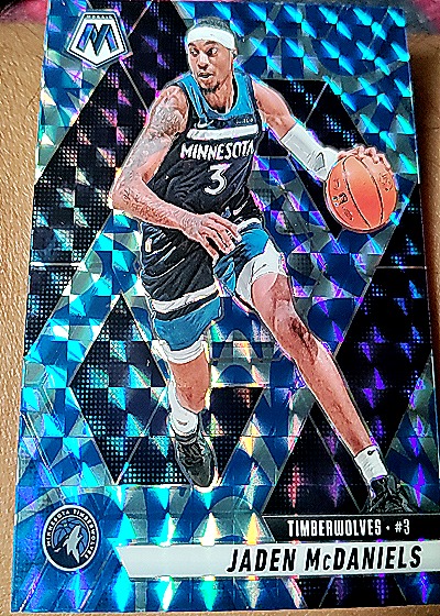 2022-23 Panini Mosaic #101 Jaden McDaniels — front