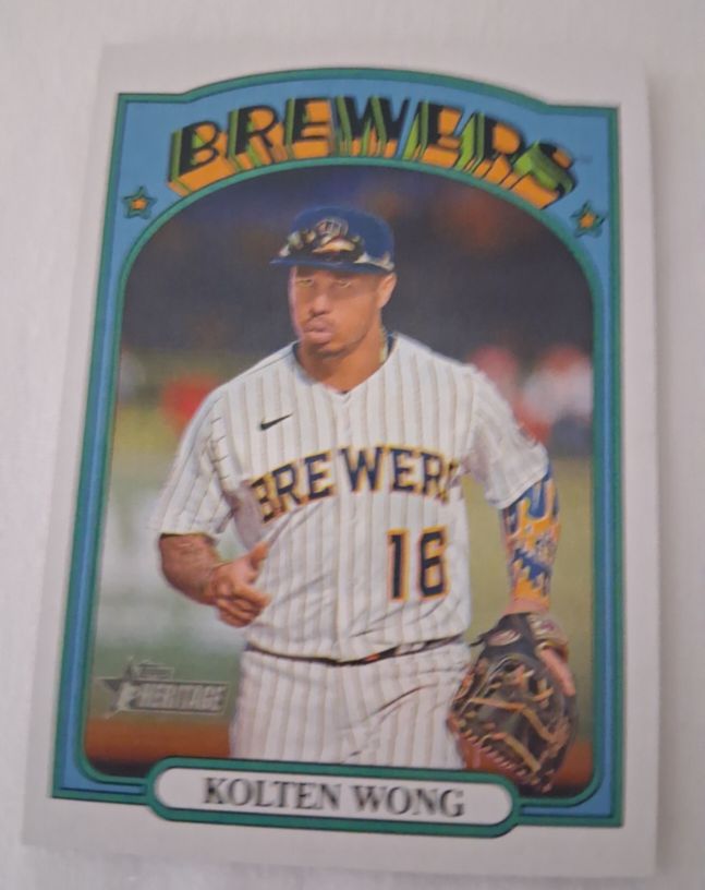2021 Topps Heritage #628 Kolten Wong Milwaukee Brewers — front