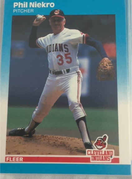 1987 Fleer #254 Phil Niekro Cleveland Indians — front