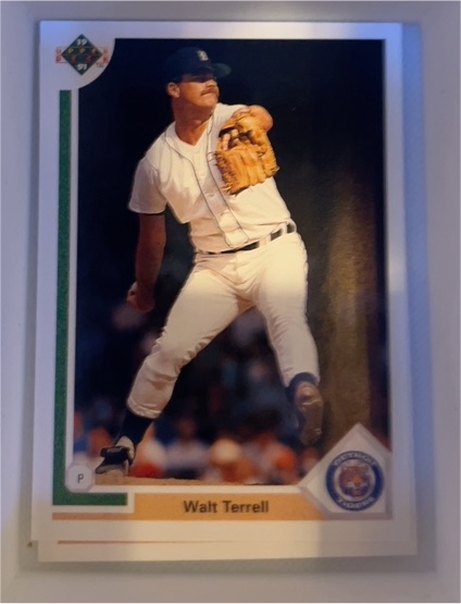 1991 Upper Deck #320 Walt Terrell — front