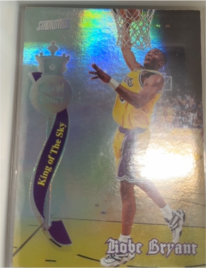 1997-98 Topps Stadium Club Royal Court #RC4 Kobe Bryant King of The Sky — front