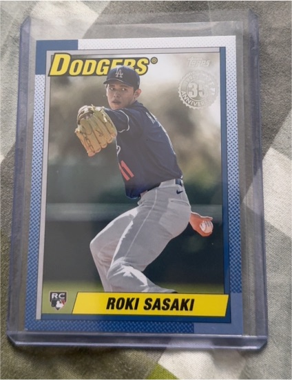 2025 Topps Series 2 35th Anniversary #90B2-37 Roki Sasaki — front