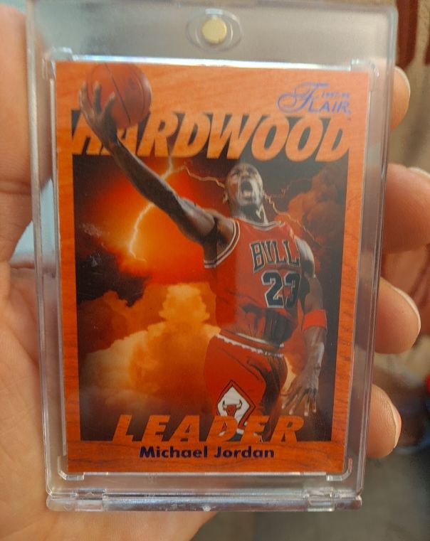 1997-98 Fleer Flair Hardwood Leader #4 Michael Jordan — front