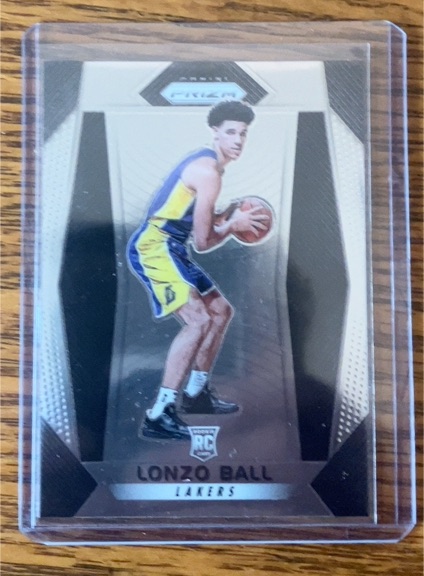 2017-18 Panini Prizm #289 Lonzo Ball Rookie Card — front
