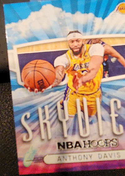 2022-23 Panini NBA Hoops #23 Anthony Davis Skyview — front