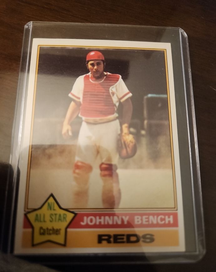 1976 Topps #300 Johnny Bench — front