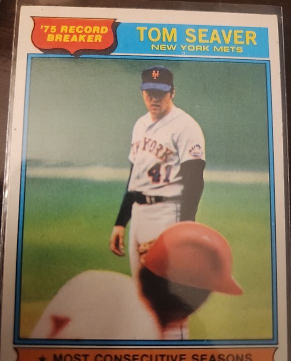 1976 Topps #5 Tom Seaver '75 Record Breaker — front