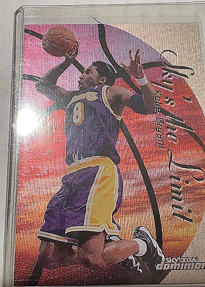 1999-00 SkyBox Dominion Sky's The Limit #11SL Kobe Bryant — front