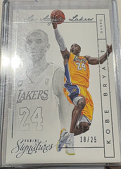 2013 Panini Signatures #18/25 Kobe Bryant — front