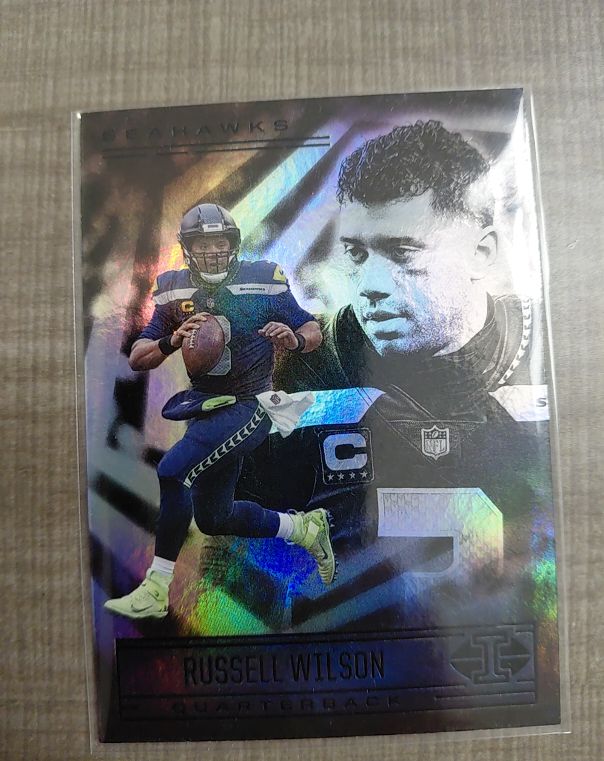 2021 Panini Illusions Football #20 Russell Wilson — front