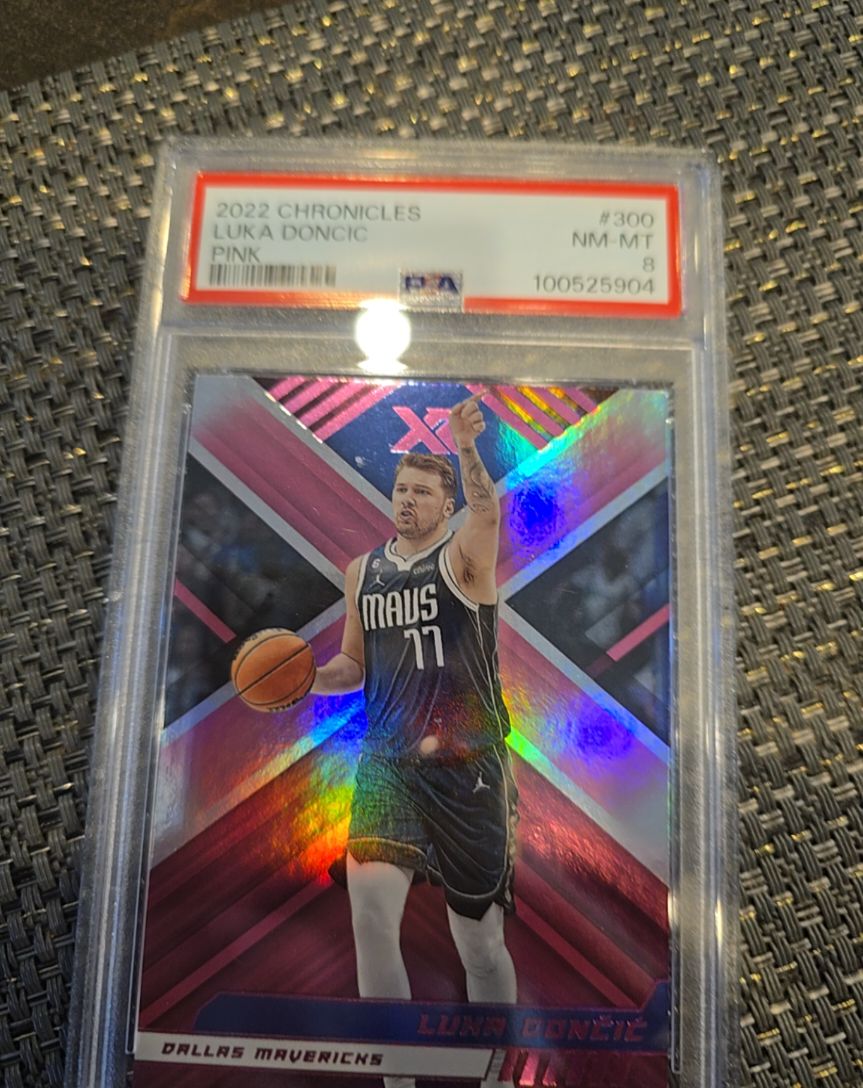 2022 Panini Chronicles XR #300 Luka Dončić — front