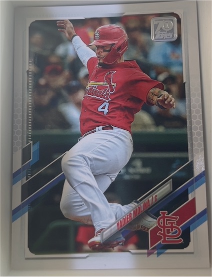 2021 Topps #207 Yadier Molina — front
