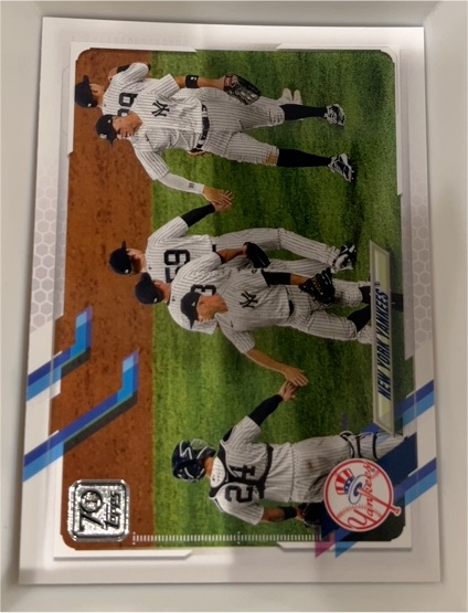 2021 Topps #39 New York Yankees Team Card — front