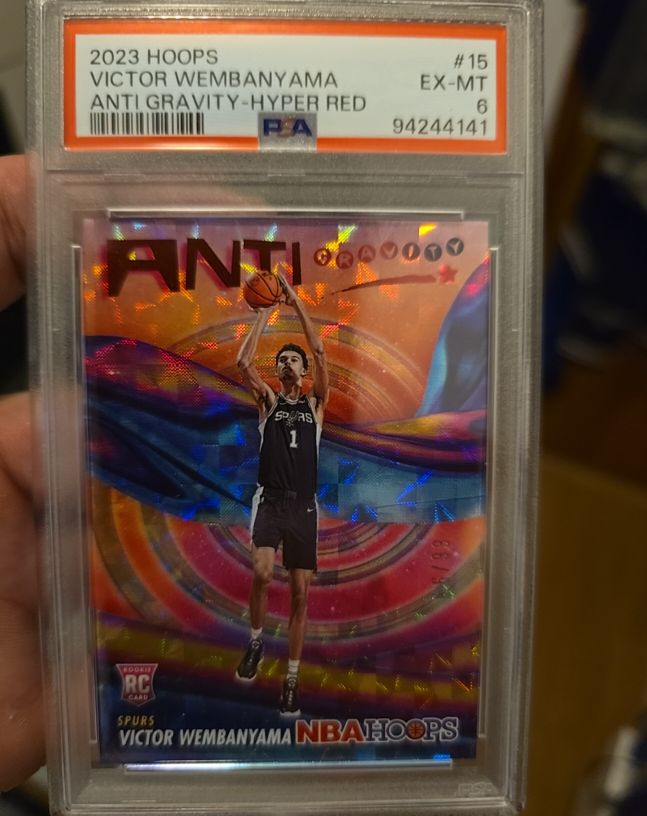 2023 Panini NBA Hoops #15 Victor Wembanyama Anti Gravity-Hyper Red — front